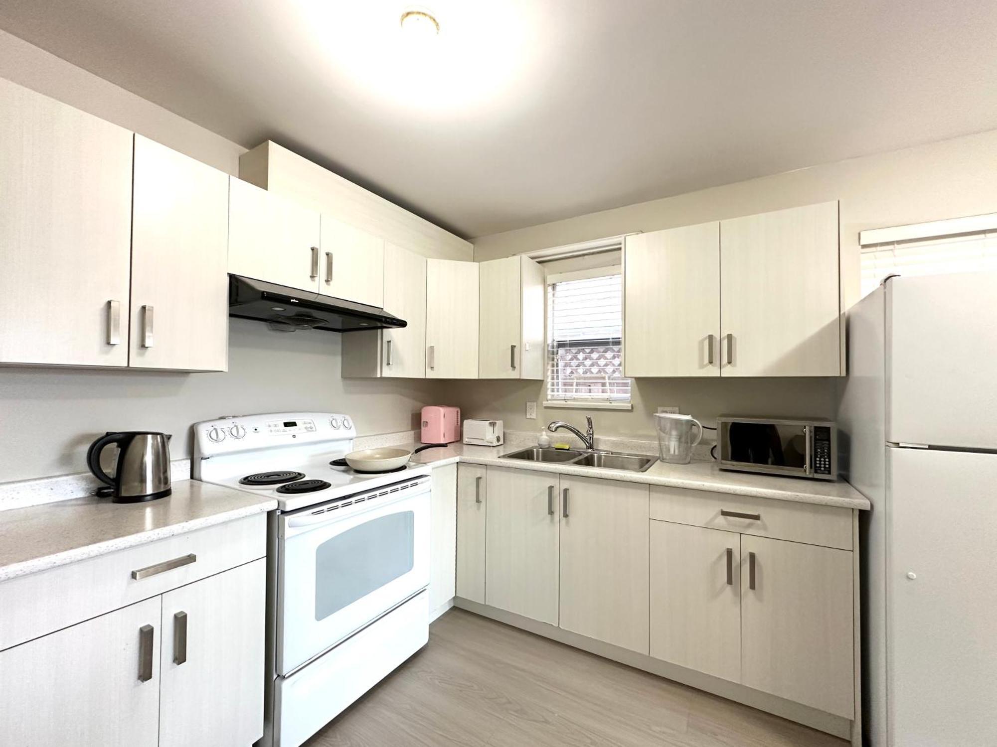 Готель Newly Renovated 2 Bed 1 Bath In Ladner Bc Делта Екстер'єр фото